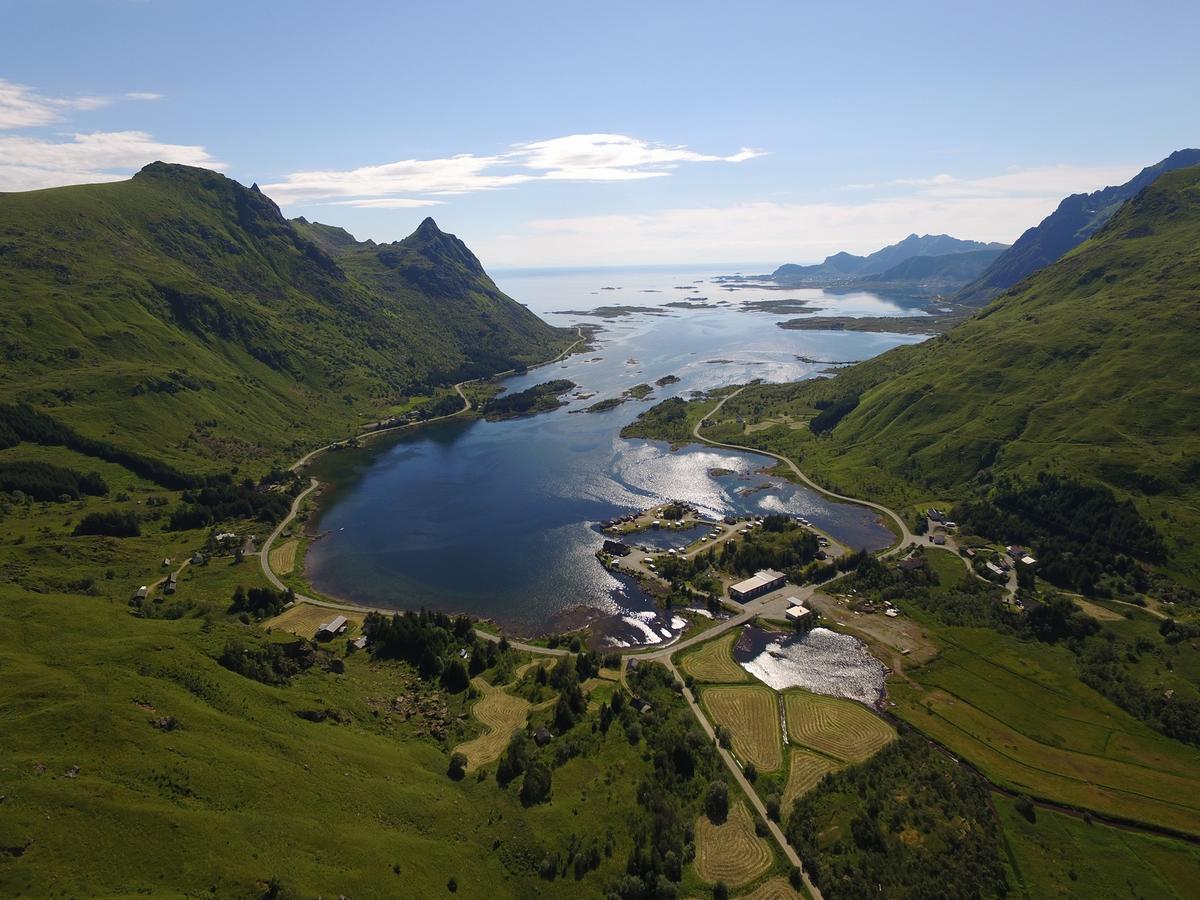 Flo Lofoten Eco Escape Hotel Valberg Exterior photo