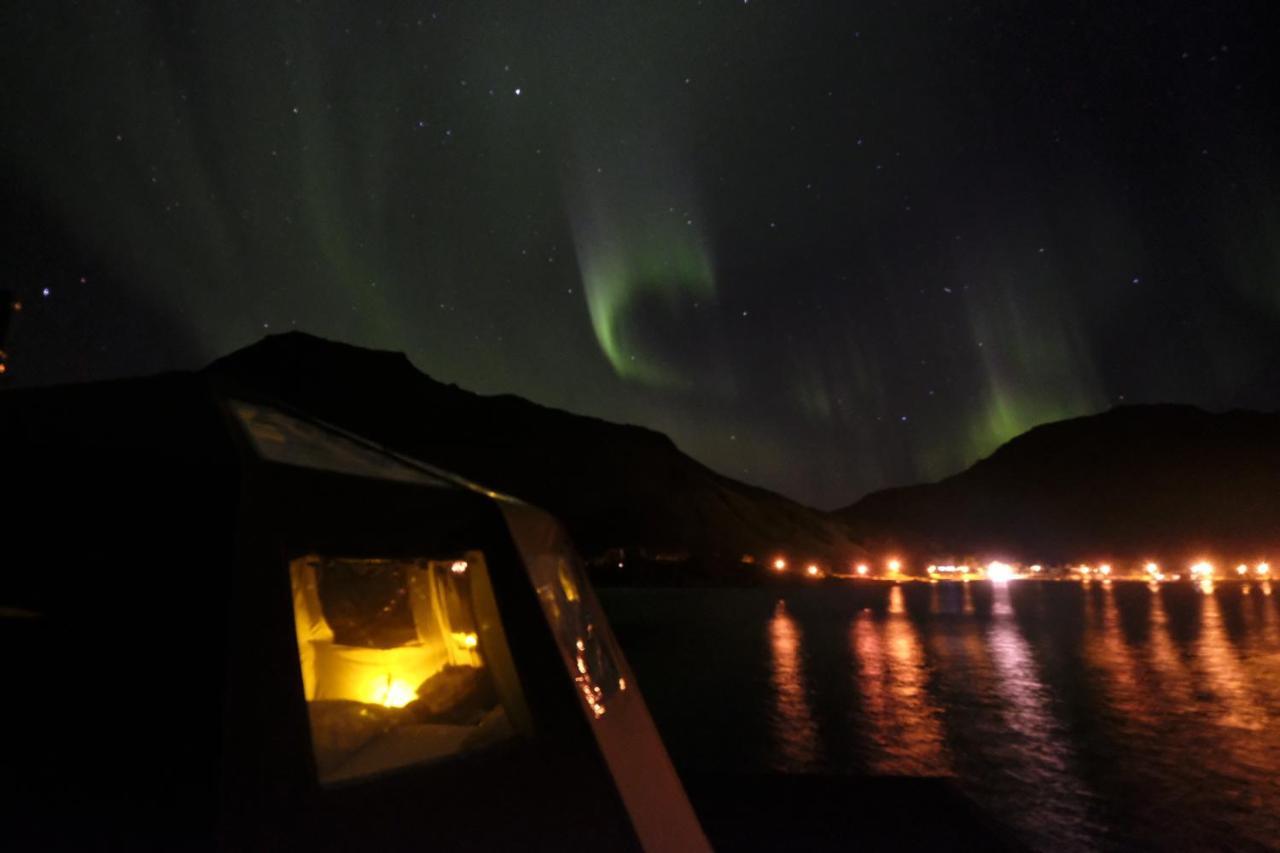 Flo Lofoten Eco Escape Hotel Valberg Exterior photo