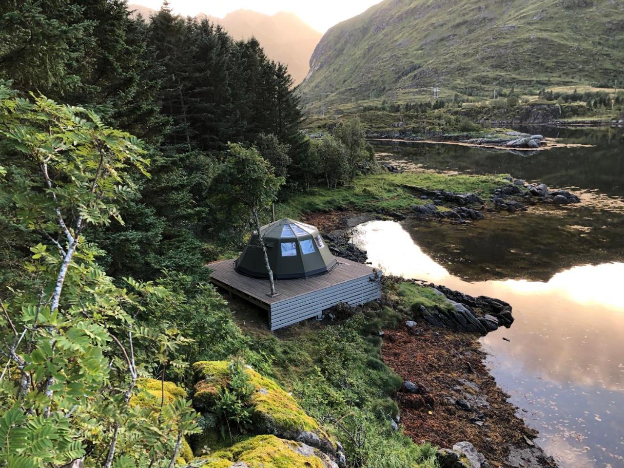 Flo Lofoten Eco Escape Hotel Valberg Exterior photo