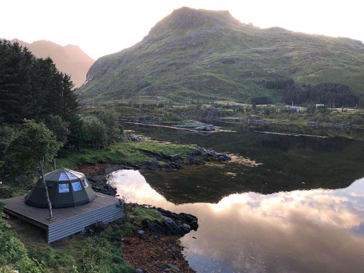 Flo Lofoten Eco Escape Hotel Valberg Exterior photo