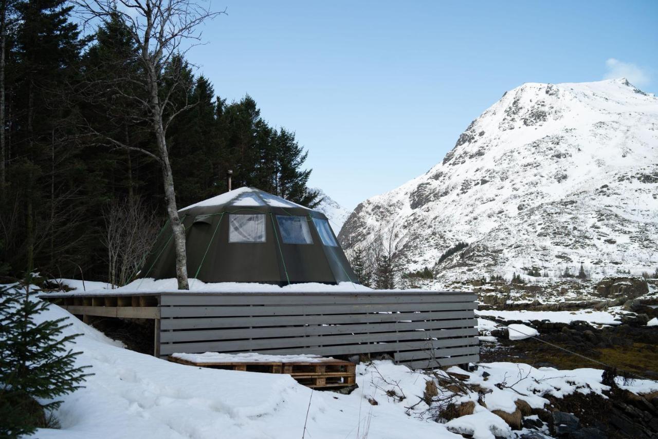 Flo Lofoten Eco Escape Hotel Valberg Exterior photo